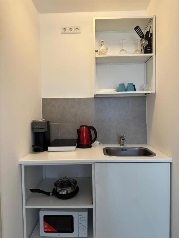Modern Living Studio Kueche Netflix Inklusive Top Lage Neurenberg Buitenkant foto