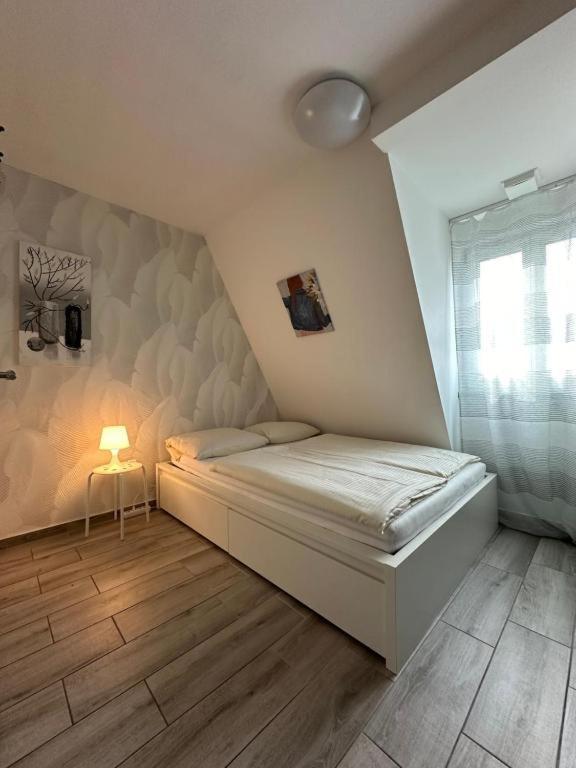 Modern Living Studio Kueche Netflix Inklusive Top Lage Neurenberg Buitenkant foto
